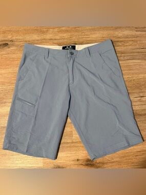 Oakley Men's Gray Athletic Hybrid Shorts
